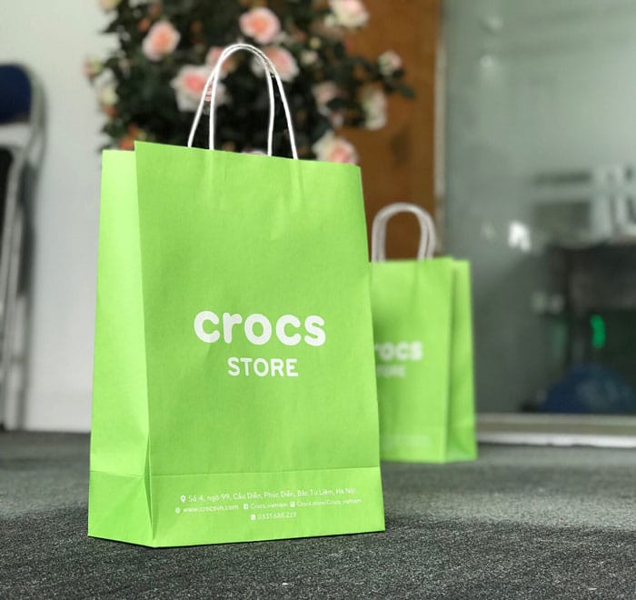 Mẫu túi giấy cho shop bán giày dép in trên chất liệu giấy kraft giá rẻ